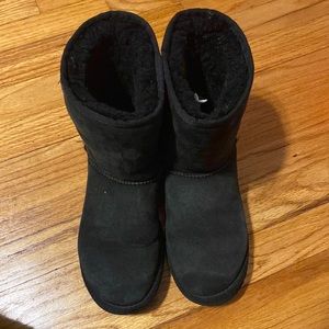 Uggs black lightly used